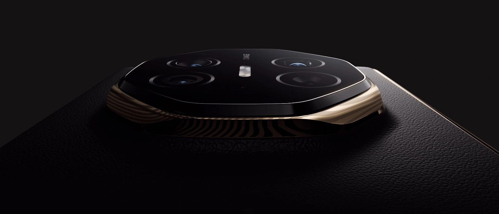 Модуль камеры чёрного HUAWEI Mate XT