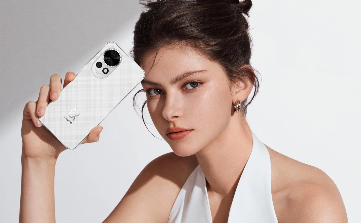 Oq HUAWEI nova 13 ushlagan qiz