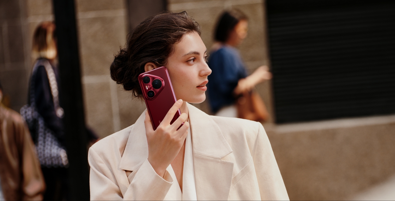 Woman on a phone call in the street